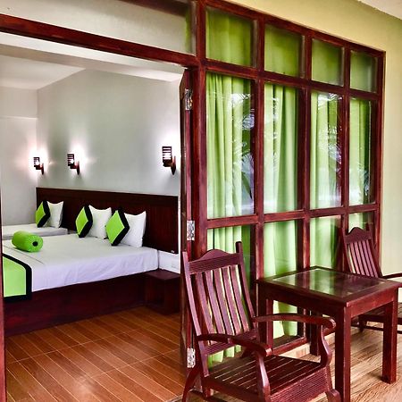 Serenade Beach Hotel Hikkaduwa Rom bilde