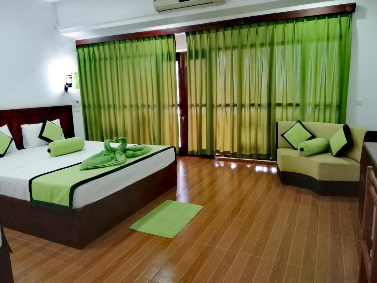 Serenade Beach Hotel Hikkaduwa Eksteriør bilde